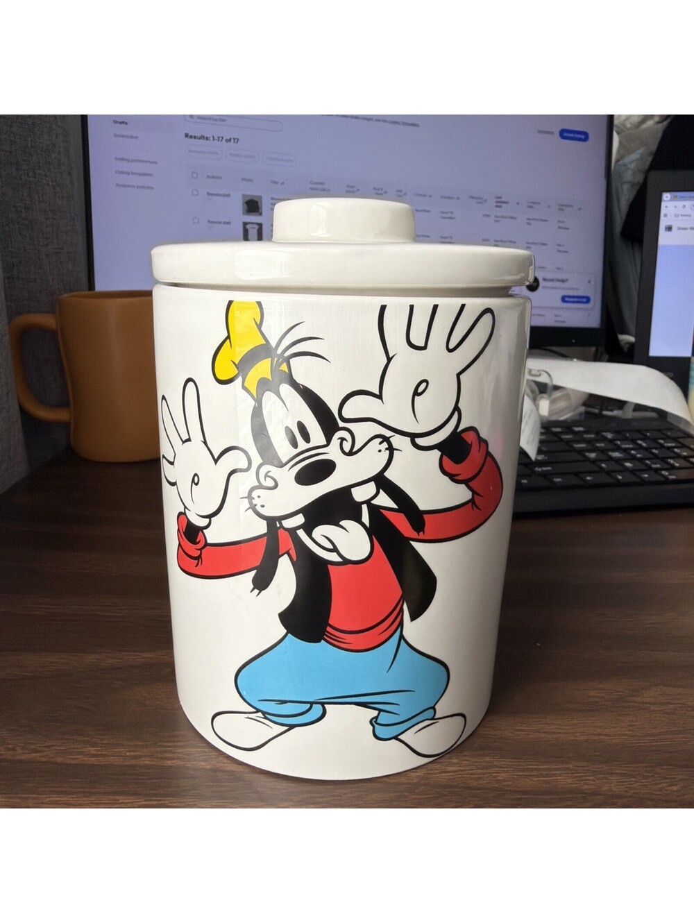 Mickey Mouse and Friends Collection" 6.5" Dinsey GOOFY Ceramic Canister w/Lid "
